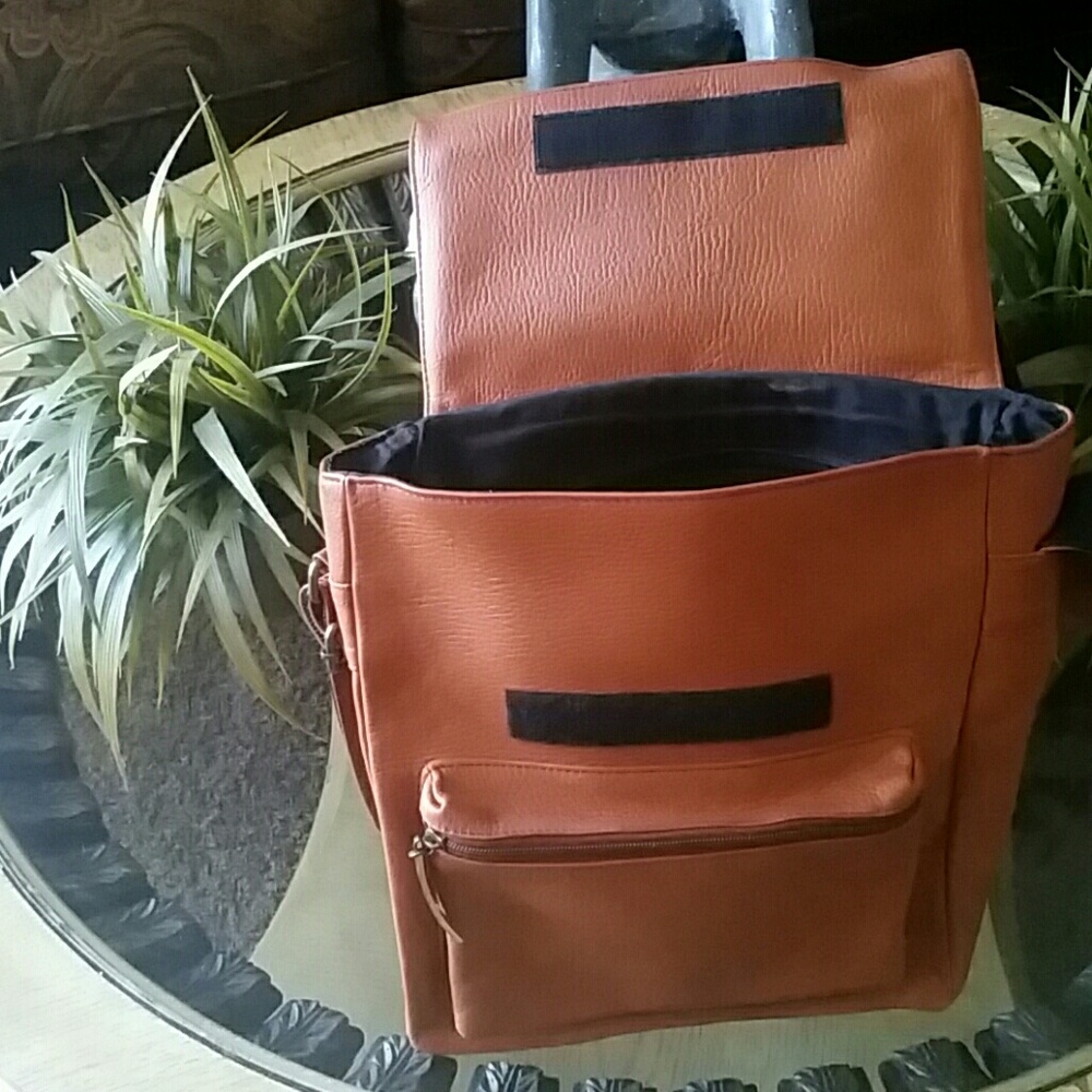Strap Bag - Picture 3 of 4